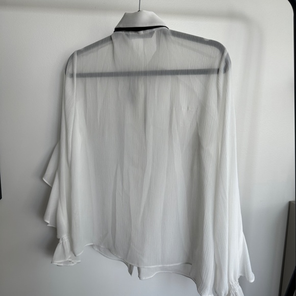 White blouse - Picture 4 of 5